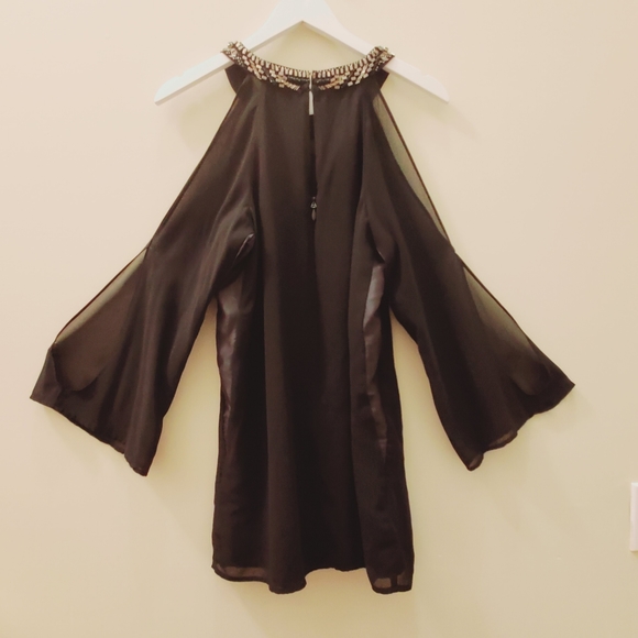 bebe very short dress with open shoulder sleeves XS with jewels and beads detail - Picture 6 of 6